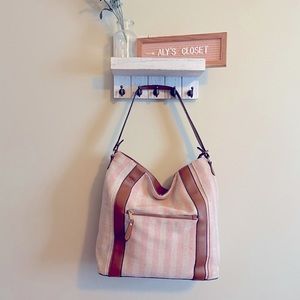 ⭐️B1G1FREE⭐️ Previously loved Charming Charlie purse ❤️